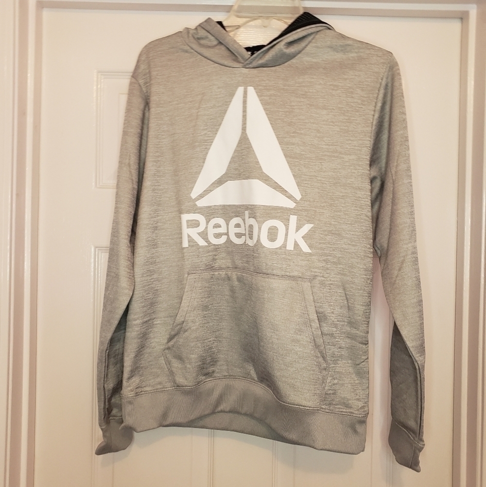 𝅺REEBOK hoodie for boys XXL silver or grey colored hoodie.